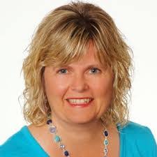 Larissa Lynn's Instagram, Twitter & Facebook