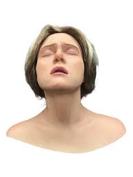 Phoebe Head's Instagram, Twitter & Facebook