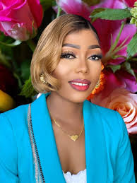 Happy birthday to my sis Jada Pinkett Smith ! Your light is magnificent. I  love your raw honesty and truth... AND the way you share it with us! Here's  to many more