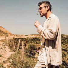 Annesi müşerref hanım, babası ise iki kez orhan kemal öykü ödüllü sahibi olmuş olan öykü yazarı zafer doruk'tur. Caner Cindoruk On Instagram Ermanistahli