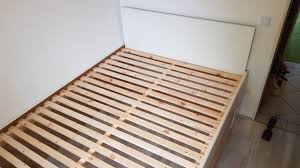 Alte stoffe mit bunten mustern in einsatz bringen. Bett Selber Bauen Der Kellerwerker