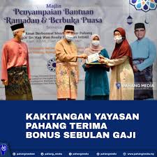 Mungkin ada yang penasaran dengan besaran gaji abdi negara ini. Nik Izz Izzwannik Twitter
