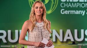 In 2010, kraft became part of the redaction of the football program ran on sat.1, from where she then moved to sky deutschland in december 2011. Frauen Im Deutschen Tv Sportjournalismus Sportbuzzer De