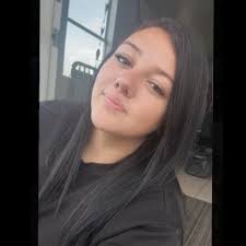 these belts are perfection 🤩🤩 available here:  https://bellabreez.com/products/light-pink-glitter-belt?_pos=7&_sid=8c5a7b1a1&_ss=r