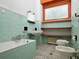 Fliesen für das badezimmer gibt es in einer schier grenzenlosen auswahl. Fliesen Verputzen Schritt Fur Schritt Anleitung Bauen De