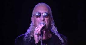 CALIFORNIA ROCK NEWSDEE SNIDER Performs Acoustic “We're Not Gonna Take It”  at Benefit Concert for UKRAINE BL Dancehall and Saloon Agoura Hills 4/4/2022