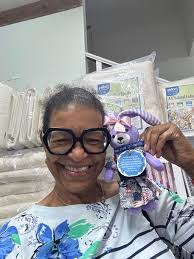 Kathy Snelling's Instagram, Twitter & Facebook