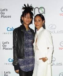 Rapper and singer august alsina met the smith family when he was 24 years old, according to the los angeles times. Willow Smith Got Matching Tattoos With Mom Jada Pinkett Smith And Grandma Adrienne Banfield Norris Teen Vogue