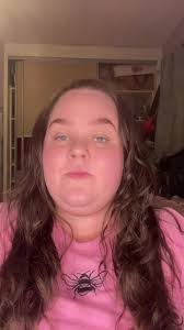 Rosie Saunders's Instagram, Twitter & Facebook