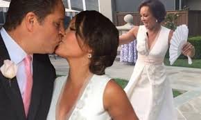 Maybe you would like to learn more about one of these? Vanessa Williams Gets Married In Catholic Church With Jim Skrip And Shares Instagram Daily Mail Online