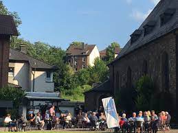 Bewirtung, bewirtungen provision of food and drink. Bewirtung Vor Der Kirche In Nachrodt Zwischen Wurstchen Und Wut Nachrodt Wiblingwerde
