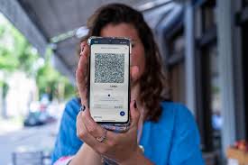Through covid zertifikat app download, people voluntarily submit data from their fitness wristbands or smartwatches to the robert koch institute. Coronavirus Ab Sofort Ist Das Covid Zertifikat In Der Eu Gultig Das Musst Du Wissen 20 Minuten