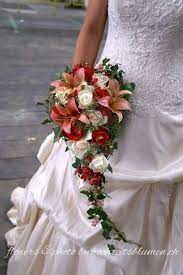 Nachdem sie sich für ihr hochzeitskleid entschieden haben brautkleider spitze, müssen sie in der. Lachs Rot Creme Hochzeitsbrautstrauss Blumengestecke Hochzeit Brautstrausse