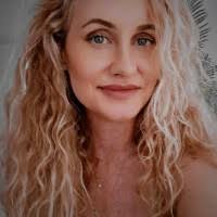 100+ "Valiquette" profiles