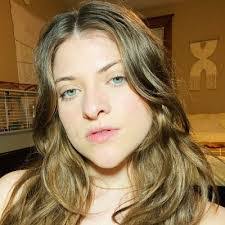 Savannah Doran's Instagram, Twitter & Facebook