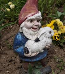 Die gartenzwerge passen überall hin. Gartenzwerge In Deutschland Und Europa Was Steckt Hinter Der Roten Zipfelmutze