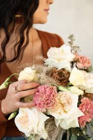 With direct2florist it has become easier to order flowers online. Arquiflora Floral Design Wedding Bouquet Preservation