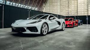 Additional features worth mentioning include. Revealed Mid Engine 2020 Chevrolet Corvette Stingray Makes 495 Horsepower Carsradars
