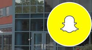 Ragazzo è sorpreso a guardare il cazzo nel bagno della scuola. Sesso Nei Bagni Della Scuola Il Video Finisce Su Snapchat Cinque Studenti Sospesi