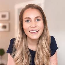 Allie Nicholson's Instagram, Twitter & Facebook