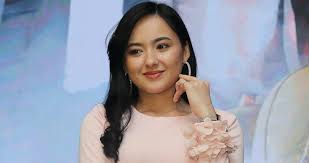 30 pesanan suara shukri yahaya, hannah delisha dan saharul ridzwan. Hannah Delisha Elak Cinta Lokasi