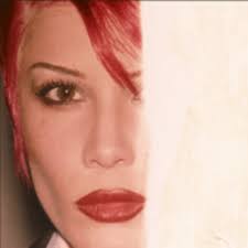 Which manic cover do you prefer? The 'Halsey' version or the 'Ashley'  version? : r/halsey