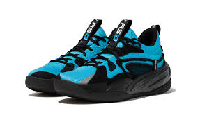 Puma, (puma concolor), also called mountain lion, cougar, panther (eastern u.s.), or catamount (archaic), large brownish new world cat comparable in size to the jaguar—the only other large cat of the western hemisphere.the puma, a member of the family felidae, has the widest distribution of any new world mammal, with a range extending from southeastern alaska to southern argentina and chile. Puma Rs Dreamer J Cole Red Blue Lime Green Release Date 2021 Sole Collector