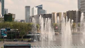 La Prairie Fleurie Un Nouvel Espace Vert A La Defense Timelapse Ladefense Prairie Fleurie Espace Vert Prairie