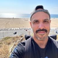 Alexander Parra's Instagram, Twitter & Facebook