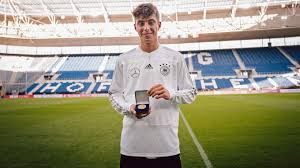 His current girlfriend or wife, his salary and his tattoos. Kai Havertz Der Werkstudent Dfb Deutscher Fussball Bund E V