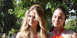 Νέα δημόσια εμφάνιση για την τζένη… τα αθλητικά που μπορείς να φορέσεις… νέα δημόσια εμφάνιση για την τζένη μπαλατσινού χωρίς τον κικίλια junior. Mpalatsinoy Kikilias Eklepsan Tis Entypwseis Oi Kores Ths Nyfhs Sthn Ekklhsia Eikones Zwh Iefimerida Gr