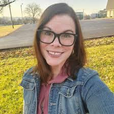 Sarah Lundquist's Instagram, Twitter & Facebook