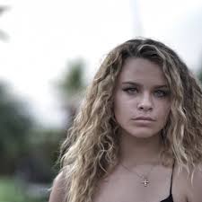 Jackie Fryer's Instagram, Twitter & Facebook