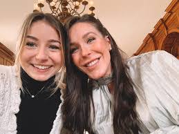 Beth Elwell's Instagram, Twitter & Facebook