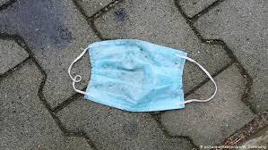Was berliner zur neuen maskenpflicht auf belebten straßen sagen ; Was Vor Corona Schutzt Wird Fur Die Umwelt Ein Problem Global Ideas Dw 24 04 2020