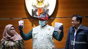 Spekulasi muncul seiring belum ditemukannya harun masiku, tersangka yang juga kader pdip. Mengenal Sosok Harun Masiku Politisi Pdip Yang Jadi Tersangka Suap Diminta Serahkan Diri Oleh Kpk Tribunnews Com Mobile