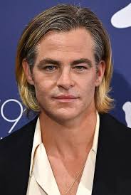 On the topic of Chris Pine…what was the cause of his rapid facial changes  in recent years? (Styling, natural aging, ps?? Dates were added to the  photo captions) : r/QOVESStudio