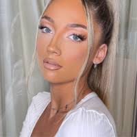 200+ "Danielle Hicks" profiles