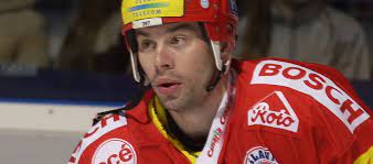 Ten den jeho děti utekly od své mámy a hledaly pomoc policie. Hc Slavia Praha 120 Let Nejstarsiho Klubu Postup Pro Me Znamenal Vic Nez Titul Vypravi Milan Antos