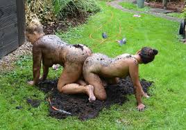 Stell dir alle menschen nackt vor , dann störts dich nicht mehr. Mit Freundin Melissa Im Fkk Garten Chris Fkk Nudist Homepage