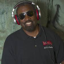 Listen to playlists featuring 70s & 80s Soul Mix by Dj White aka Jorge  Branco online for free