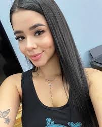 Angelina Sweet's Instagram, Twitter & Facebook