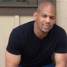 Stefan Green (@connectwithstef)