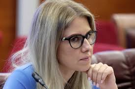 10:47силовики изъяли технику во время. Novosti U Mosgorizbirkoma Zaderzhali Lyubov Sobol Zatem Ee Otpustili Iz Ovd