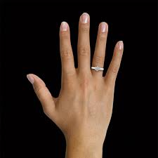 Although fairly rare, diamonds right below the 1.00 carat mark often make great deals. Cluster Ring With 0 30 Carat Diamonds In Platinum Baunat