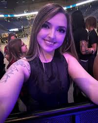 Martina Henson's Instagram, Twitter & Facebook