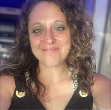 Who are good blonding specialists in Charlotte for a decent cut?