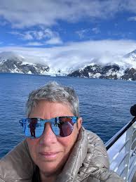 Who is traveling from December 22nd to January 2nd?