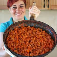 I fagioli alla bud spencer sono una specialità culinaria che nasce da uno dei più celebri film di bud spencer e terence hill: Facebook