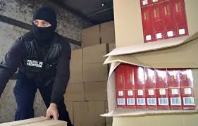 Poliția de frontieră este organul administraței publice din cadrul ministerului afacerilor interne, care își exercită atribuțiile și implementează politica statului în domeniul managementului integrat al frontierei de stat. Exploziv Ofiterul De La Politia De Frontiera Timisoara Acuzat De Implicare In Contrabanda Cu Tigari A Decis Sa Rupa Tacerea Cine A Plantat Tigarile In Masina De Politie A Vizat Compromiterea Mea